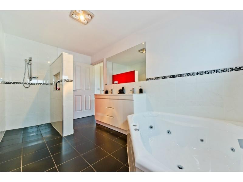 65 Reynolds Road, Midway Point TAS 7171