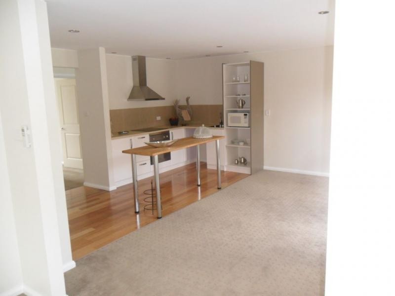 2/5 Owen Place, Summerhill TAS 7250