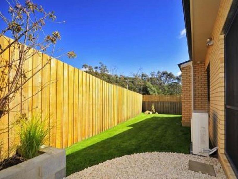 2/5 Owen Place, Summerhill TAS 7250