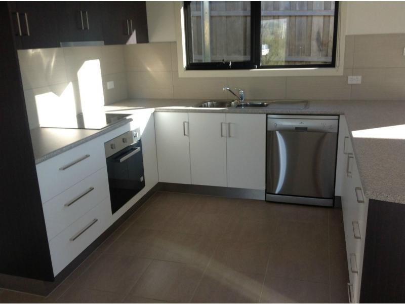 2/24 Henry Grove, Legana TAS 7277