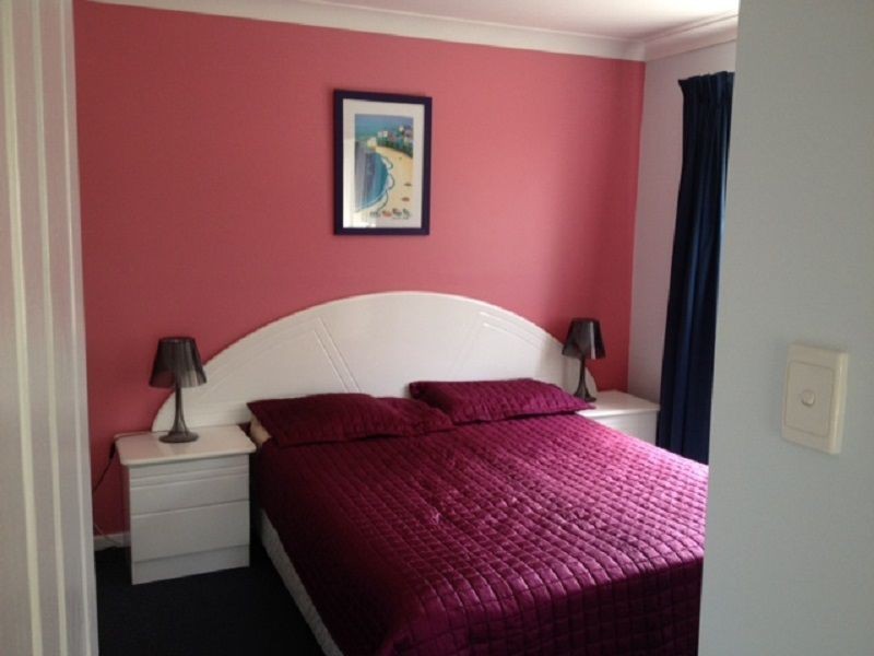 25 Markwell Avenue, Surfers Paradise QLD 4217