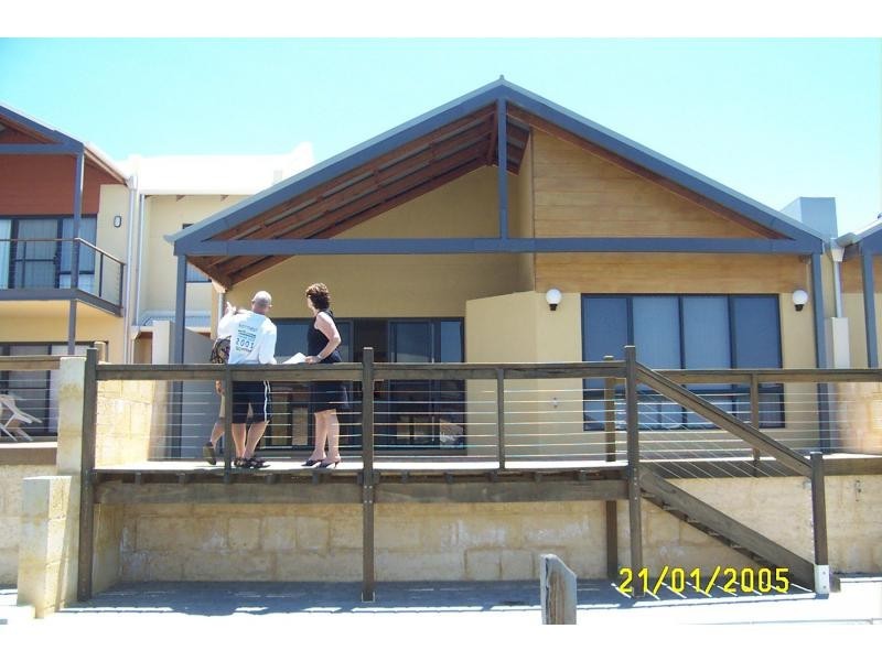 3/3 Piccolo Place, Halls Head WA 6210