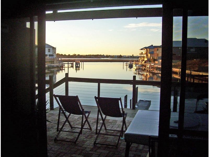 3/3 Piccolo Place, Halls Head WA 6210