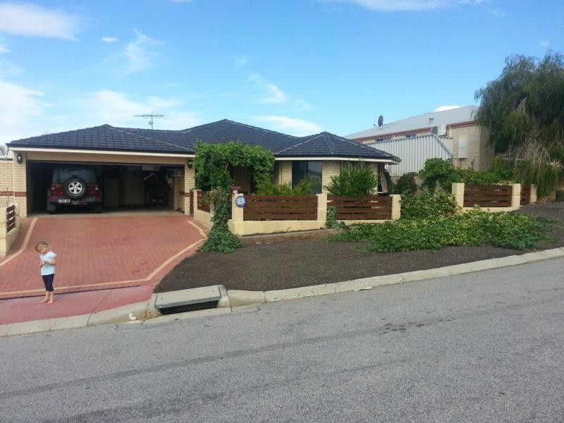 33 Belvoir Crescent, Orelia WA 6167