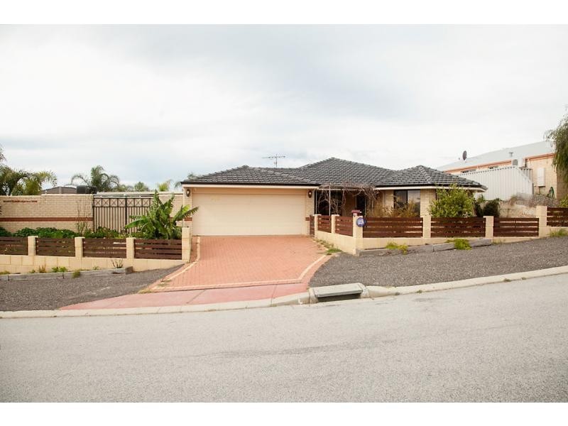 33 Belvoir Crescent, Orelia WA 6167