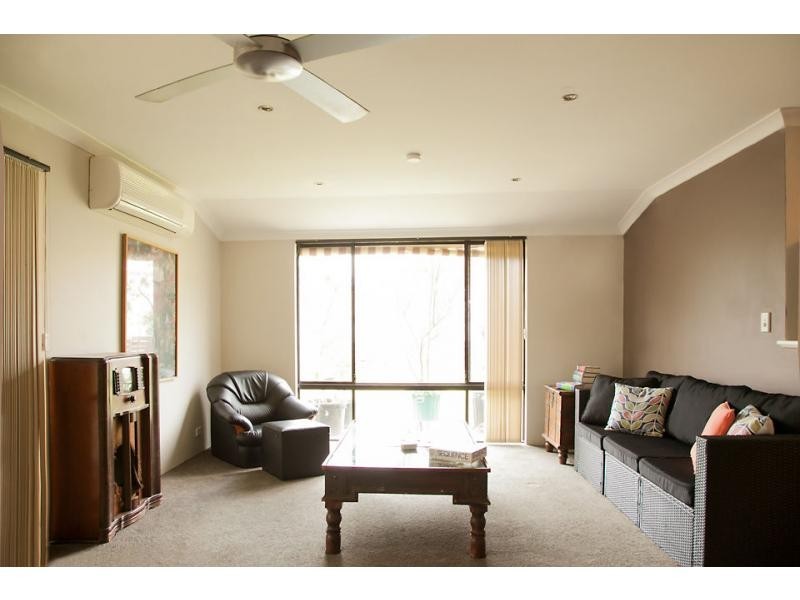 33 Belvoir Crescent, Orelia WA 6167