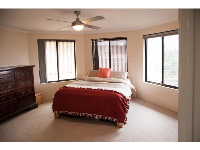 33 Belvoir Crescent, Orelia WA 6167