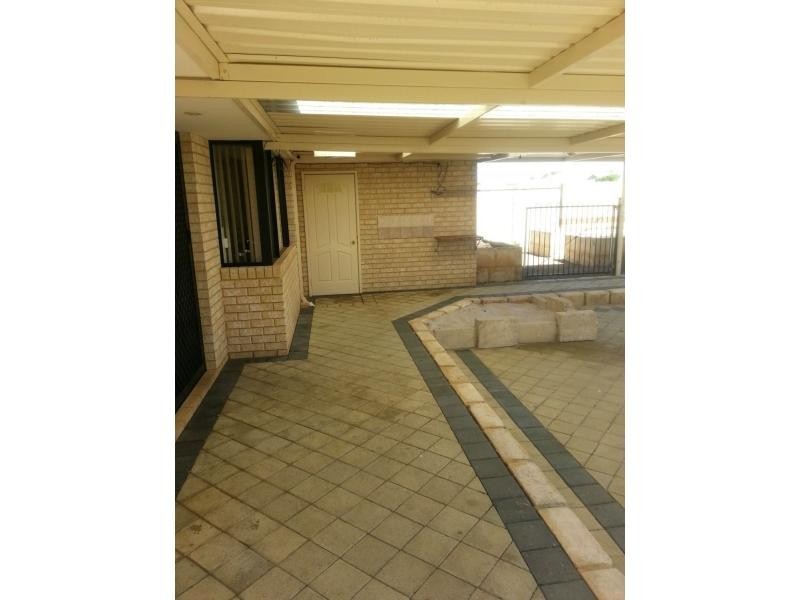 33 Belvoir Crescent, Orelia WA 6167