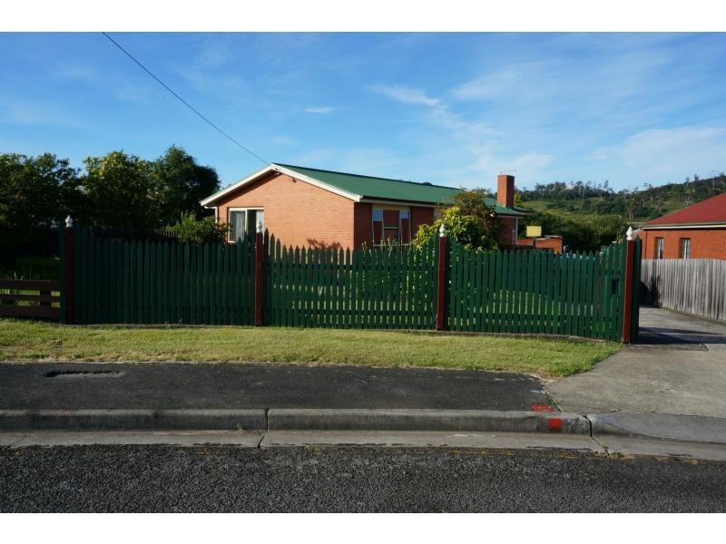 73 Paringa Avenue, Newnham TAS 7248