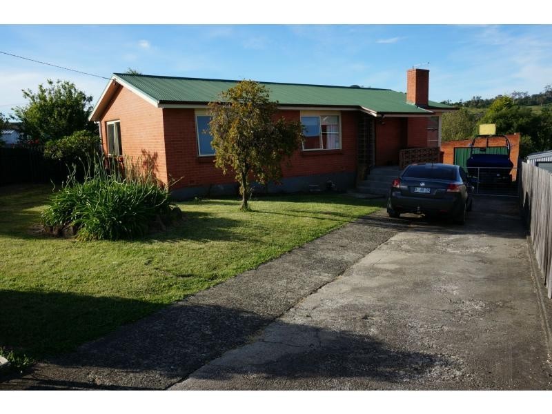 73 Paringa Avenue, Newnham TAS 7248