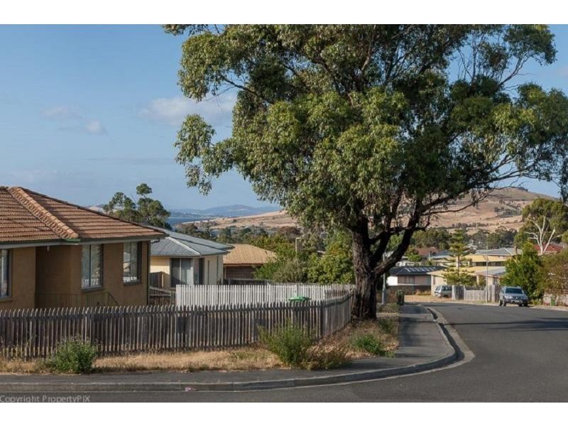 27 Bradman Street, Clarendon Vale TAS 7019