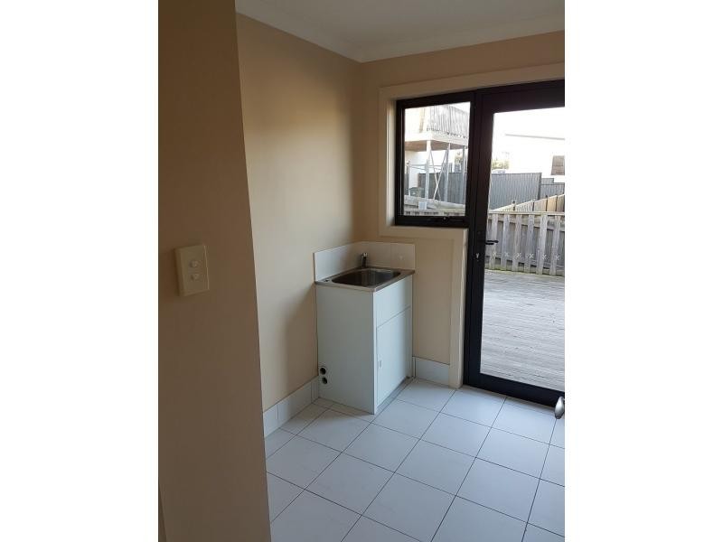 2/31 Henry Grove, Legana TAS 7277