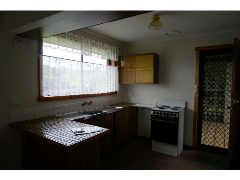 2/39 Bishops Drive, Newnham TAS 7248