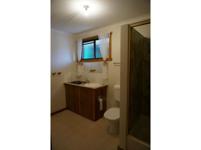 2/39 Bishops Drive, Newnham TAS 7248