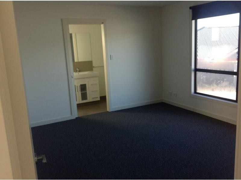 2/24 Henry Grove, Legana TAS 7277