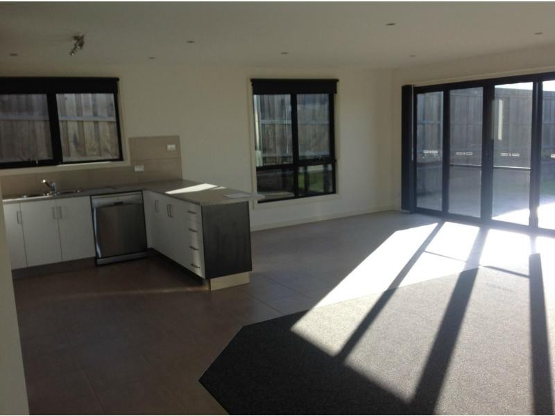 2/24 Henry Grove, Legana TAS 7277