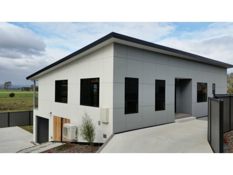 2/27 Henry Grove, Legana TAS 7277