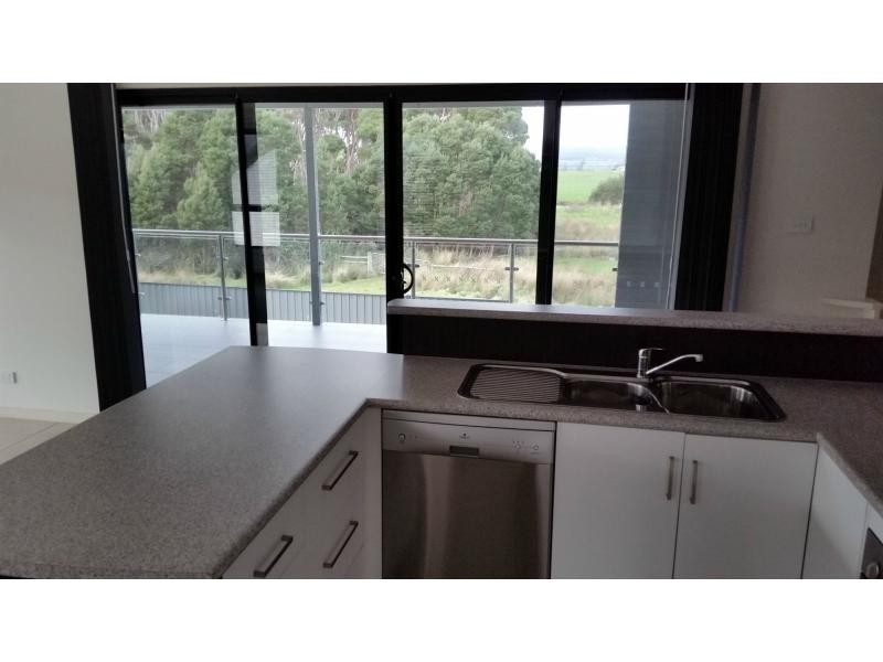 2/27 Henry Grove, Legana TAS 7277