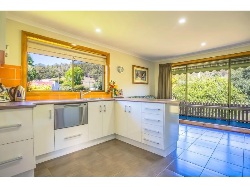 32 Main Road, Exeter TAS 7275