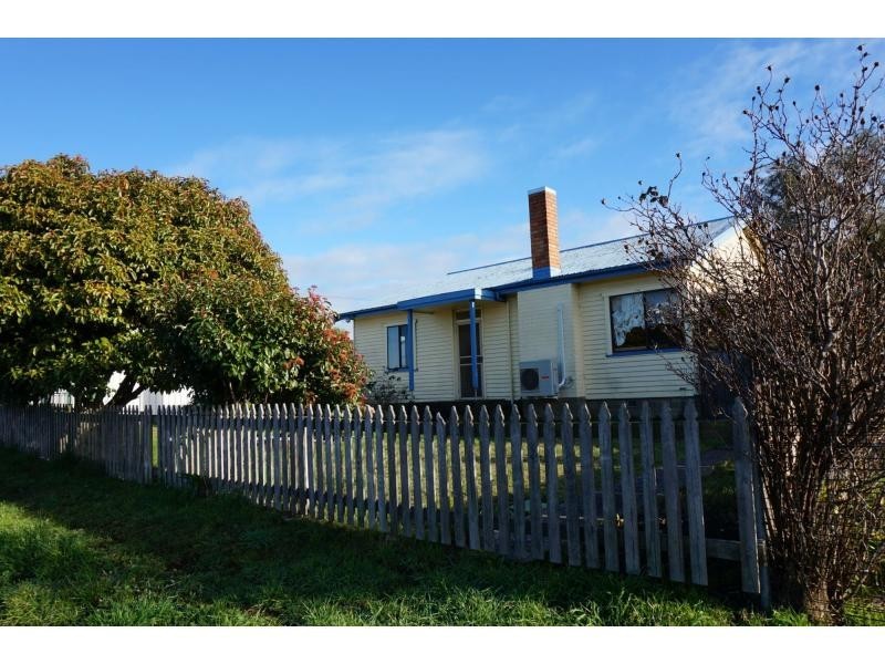 22 Sturt Crescent, Mayfield TAS 7248