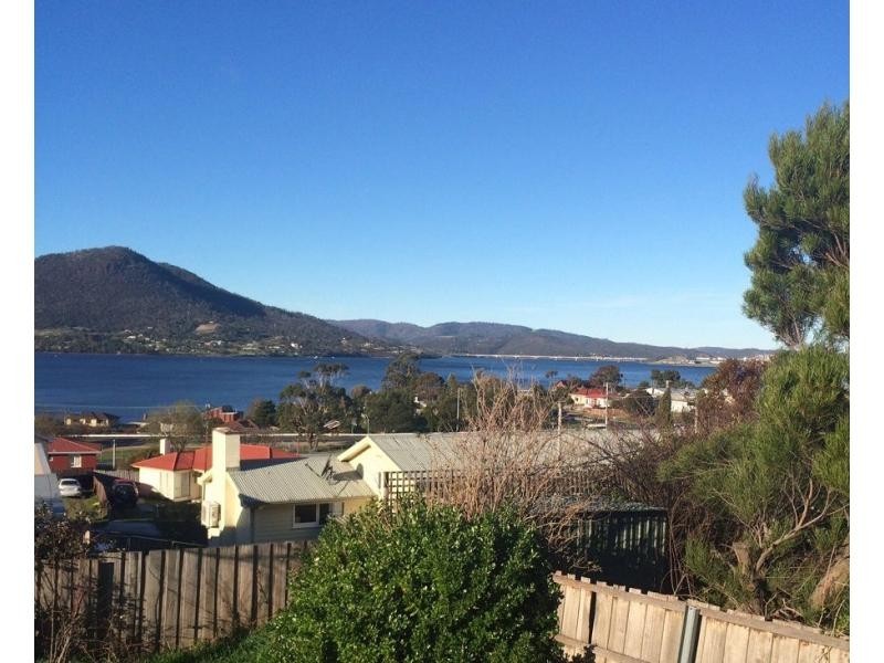 5 Pekurn Crescent, Berriedale TAS 7011
