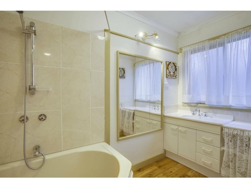 12 Lanena Crescent, Lanena TAS 7275
