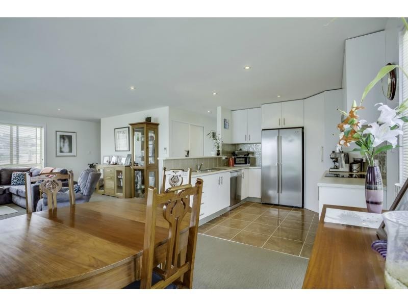 2/35 Rothesay Close, Newnham TAS 7248