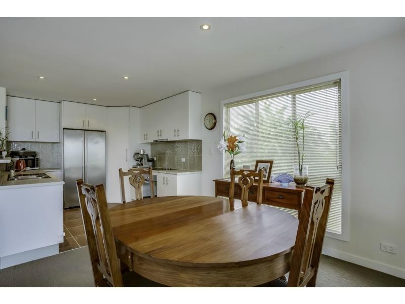 2/35 Rothesay Close, Newnham TAS 7248