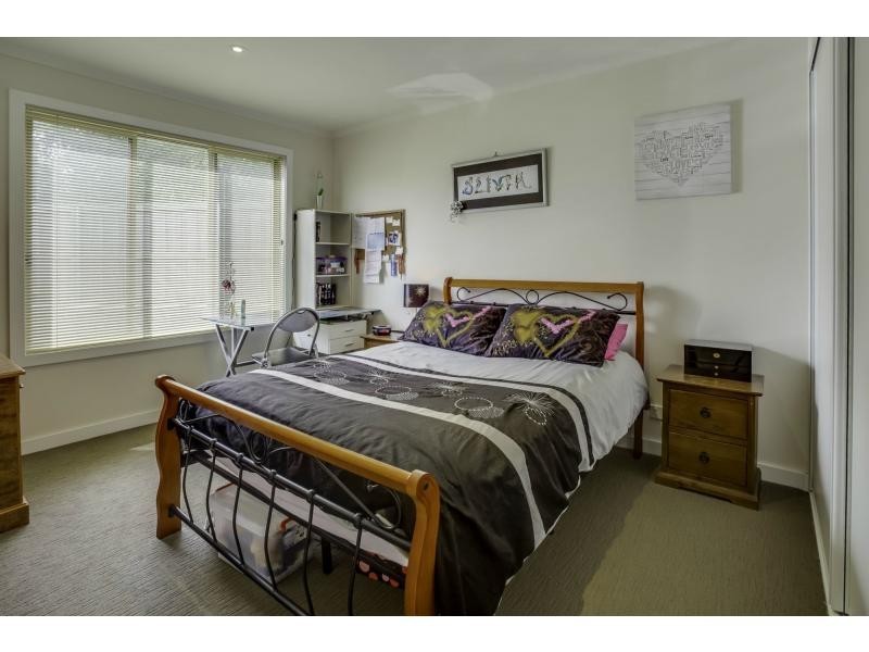 2/35 Rothesay Close, Newnham TAS 7248