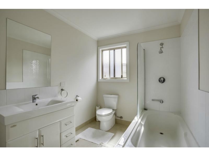 2/35 Rothesay Close, Newnham TAS 7248