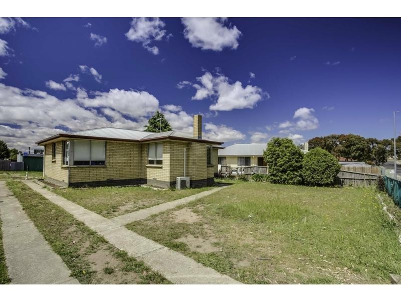 8 Rosny Street, Ravenswood TAS 7250