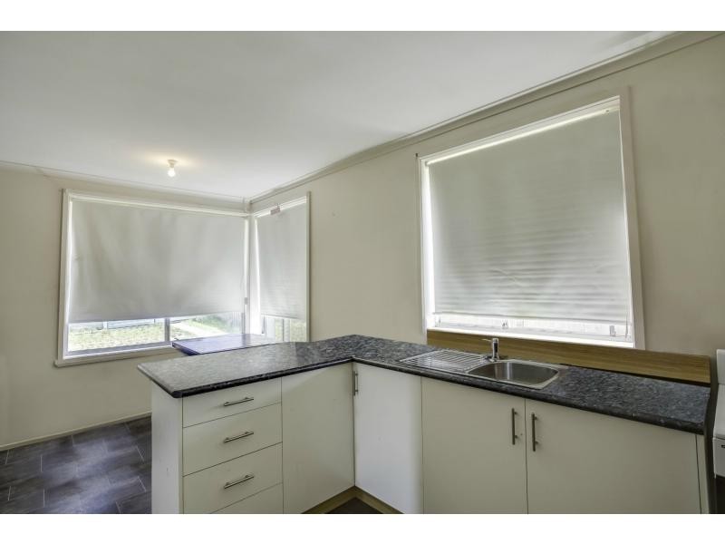 8 Rosny Street, Ravenswood TAS 7250