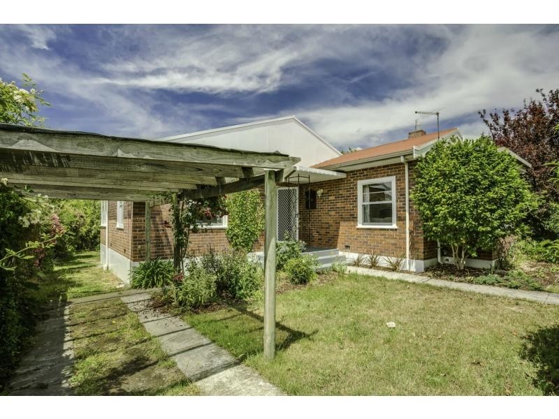 37 Riverdale Grove, Newstead TAS 7250