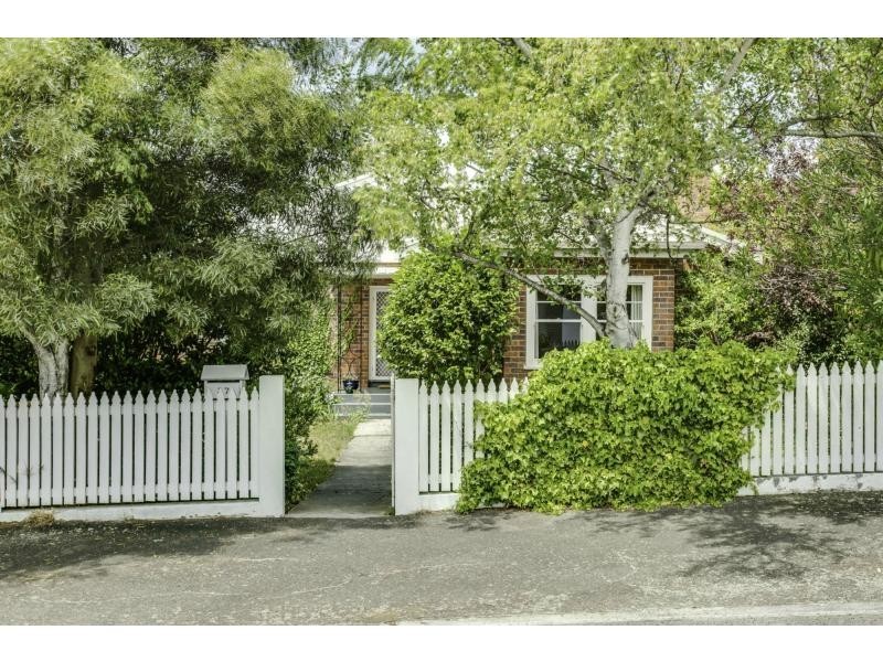 37 Riverdale Grove, Newstead TAS 7250