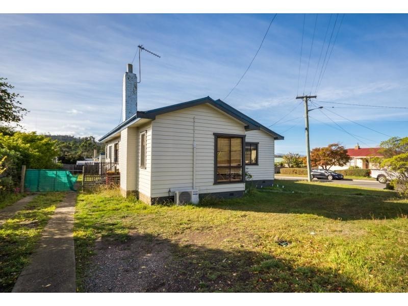 2 Mawson Place, Mayfield TAS 7248