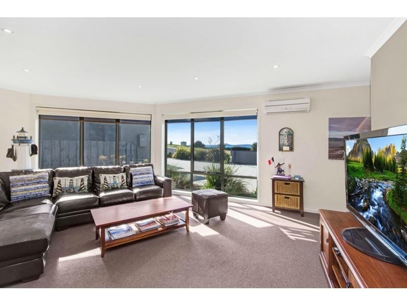 Unit 2/4 Aqua Sands Drive, Swansea TAS 7190