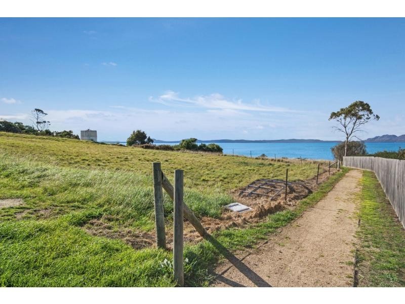 Unit 2/4 Aqua Sands Drive, Swansea TAS 7190