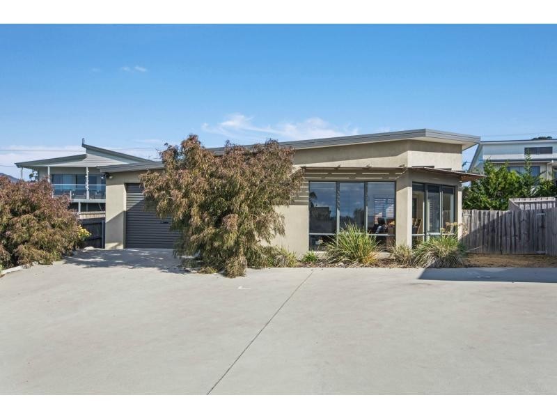 Unit 2/4 Aqua Sands Drive, Swansea TAS 7190