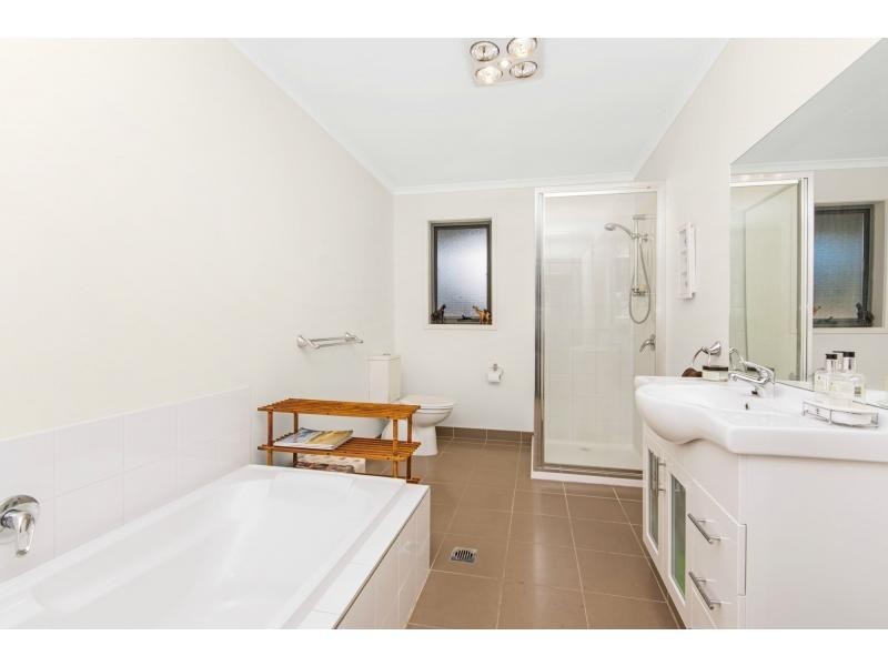 Unit 2/4 Aqua Sands Drive, Swansea TAS 7190