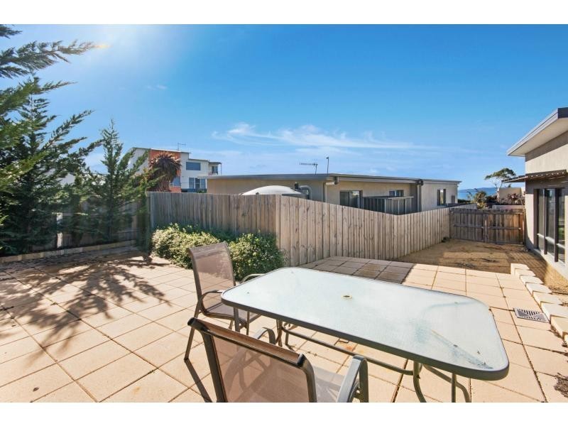 Unit 2/4 Aqua Sands Drive, Swansea TAS 7190