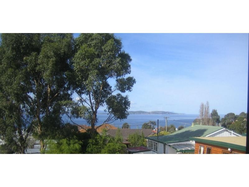 1A Myuna Road, Blackmans Bay TAS 7052