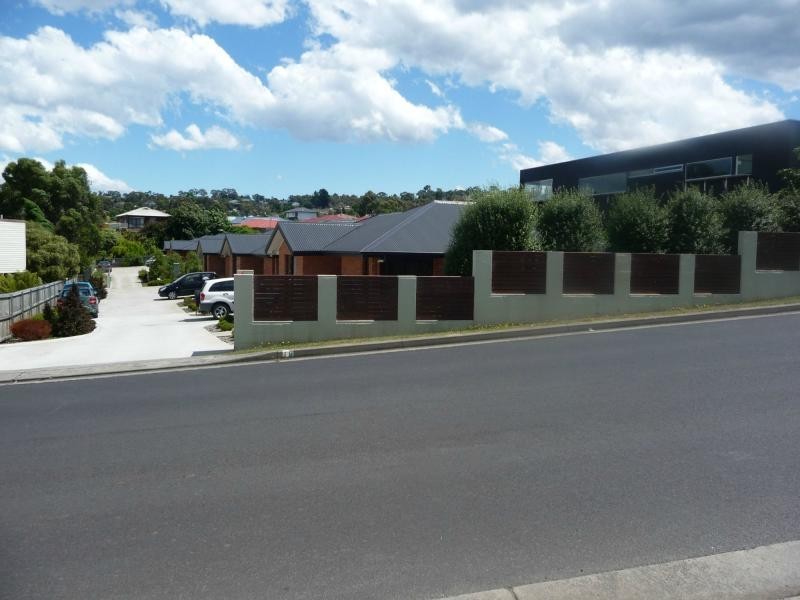 1/10 Wells Parade, Blackmans Bay TAS 7052