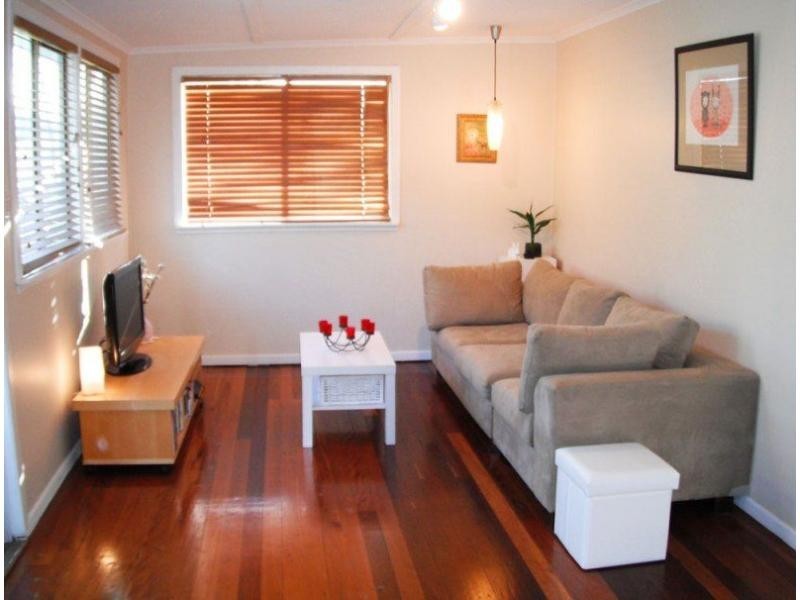 76 Cribb Avenue, Mitchelton QLD 4053