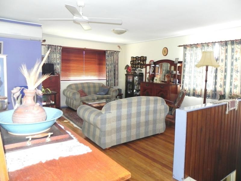 17 Minto Crescent, Arana Hills QLD 4054