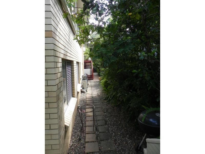 17 Minto Crescent, Arana Hills QLD 4054