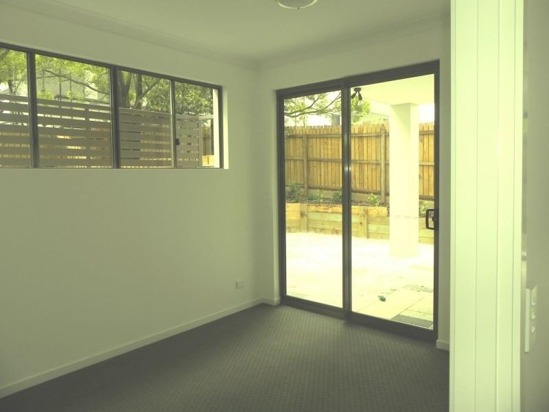 Unit 1 and 2/15 Bruce Street, Chermside QLD 4032