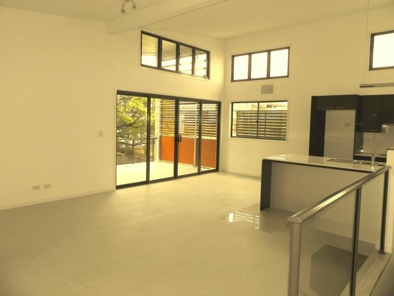 Unit 1 and 2/15 Bruce Street, Chermside QLD 4032