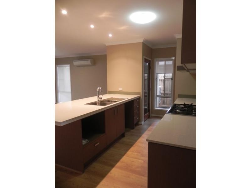 24 Manuka Street, Narangba QLD 4504