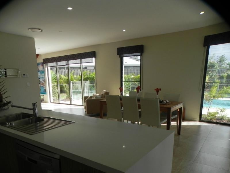 North Lakes QLD 4509