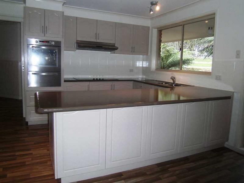 35 Bayard Drive, Pakenham Upper VIC 3810